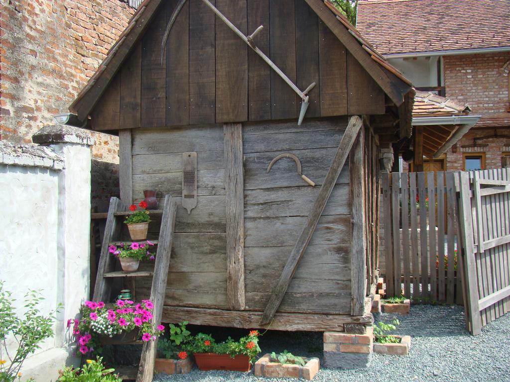 Country House Tunjina Kuca Stara Kapela Guest House Pavlovci Exterior photo