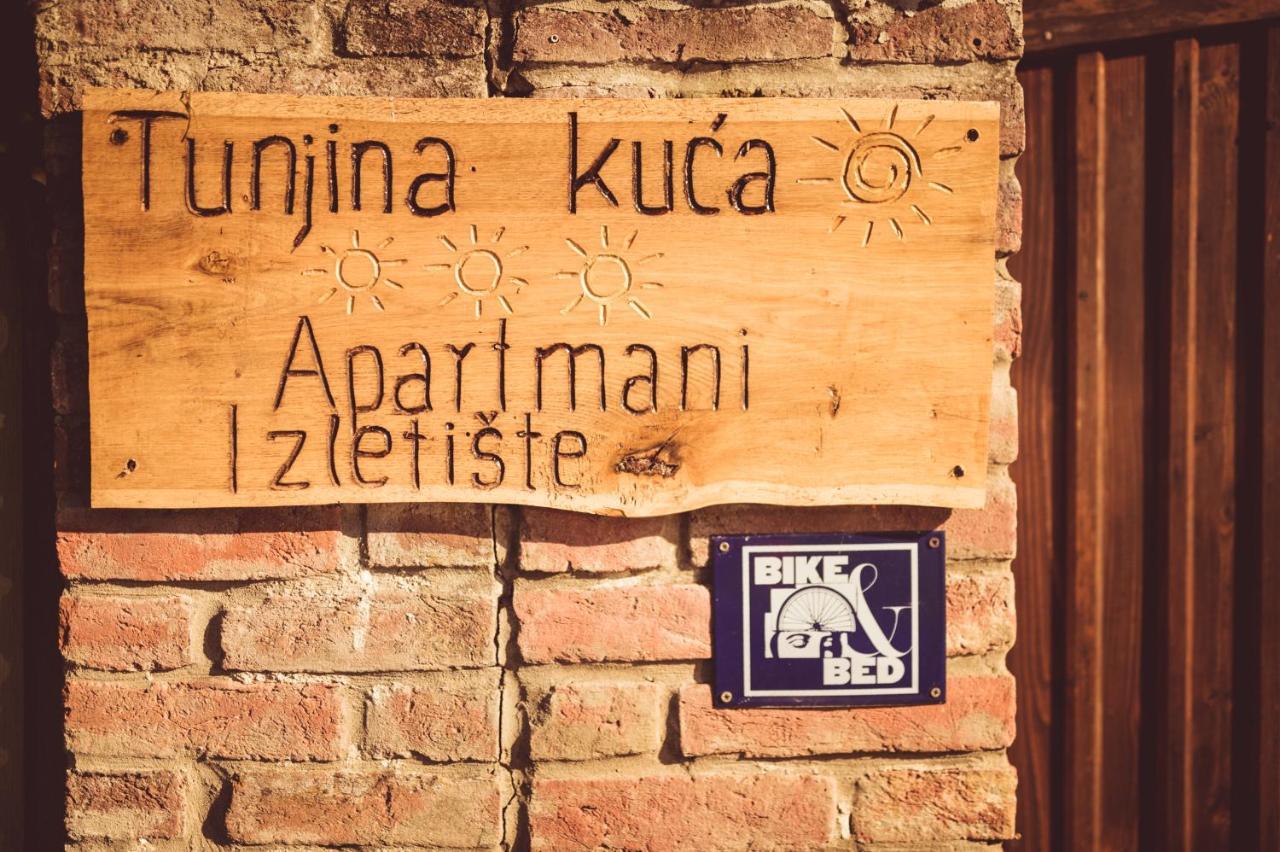 Country House Tunjina Kuca Stara Kapela Guest House Pavlovci Exterior photo